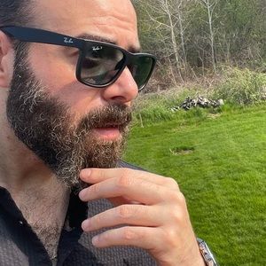 Meet your Posher, Luay